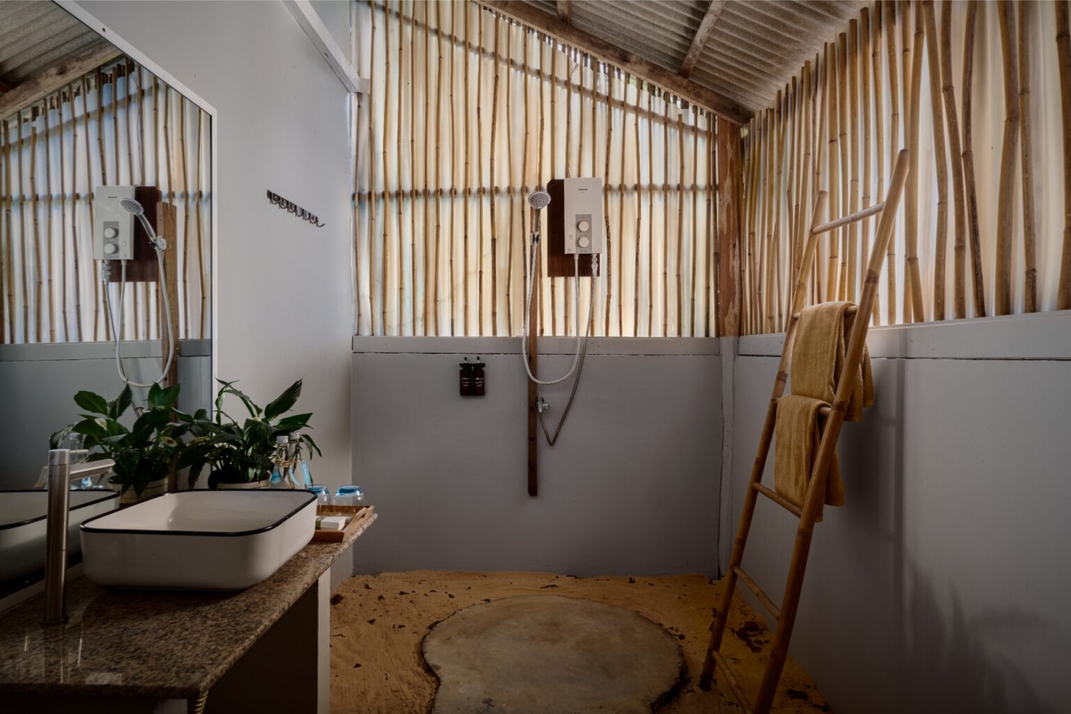 Double Bungalow Beach Front - bathroom