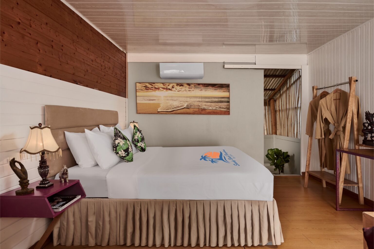 Double Bungalow Beach Front - bed